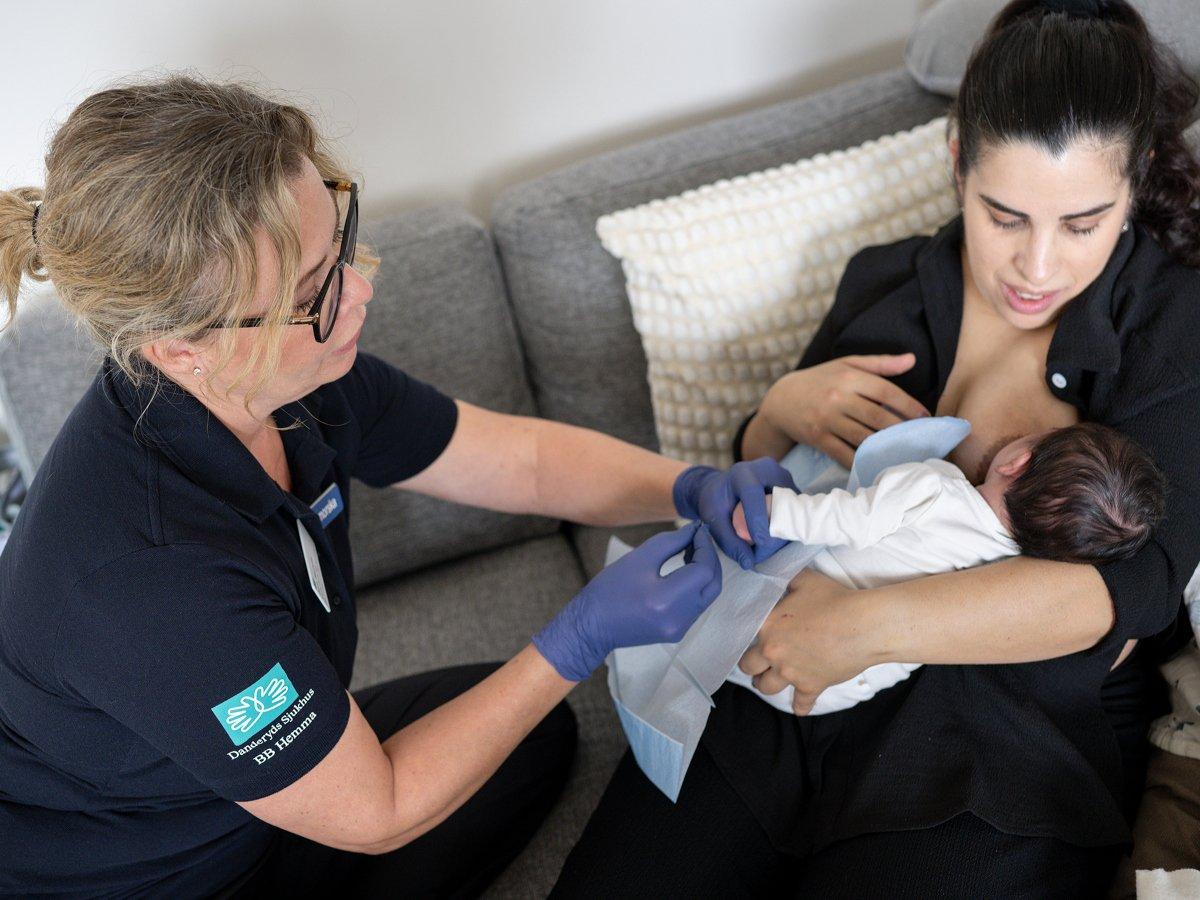 Hembesök hos mamma och bebis med BB-Hemma